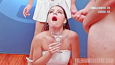 Sexy young chick gets creampie in her pussy Sexy young chick gets creampie in her pussy