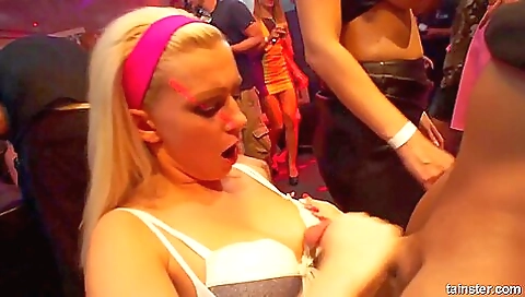 Sexy babe fucks like a real brynn Sexy babe fucks like a real brynn